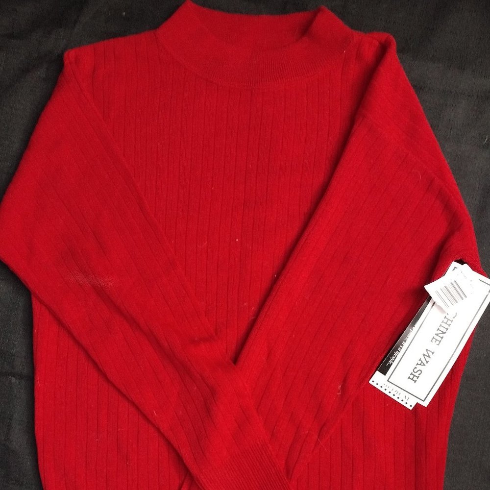 Sag Harbor Petite  Sweater Size Medium NWT